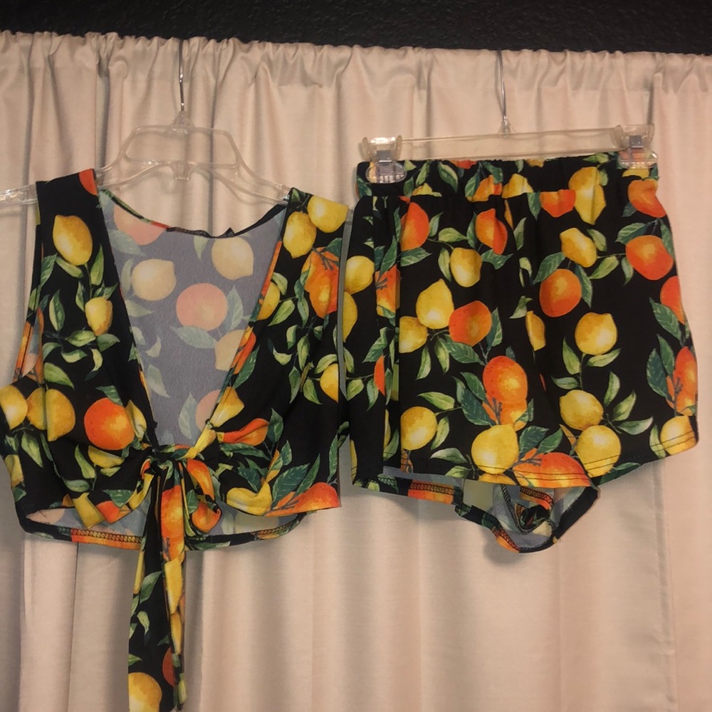 TWO PIECE TOP/ SHORTS SET